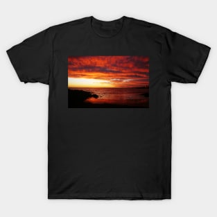 Red Sky at Night, Elwood Beach T-Shirt